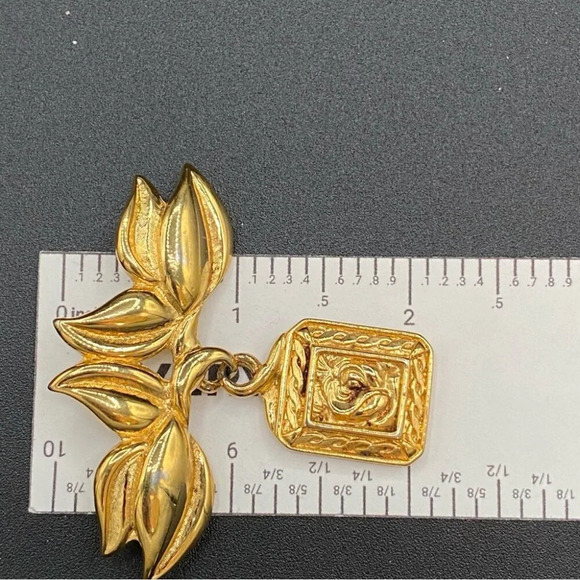 Liz Claiborne LCi Vintage Dangly Gold Tone Rose Brooch - Picture 5 of 8